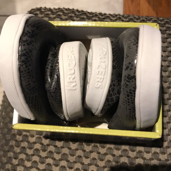 ladies slip on shoe size M 7-8 - Picture 2 of 4